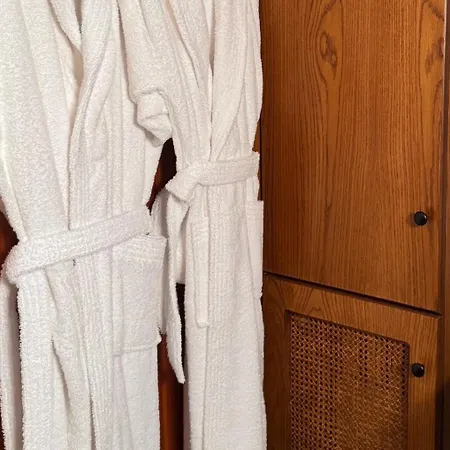 Amaryllis Apartamento Karpenísion